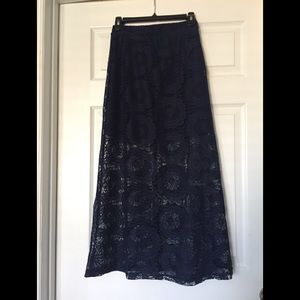 Lace skirt